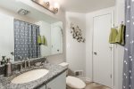 Guest Bathroom with Tub/Shower